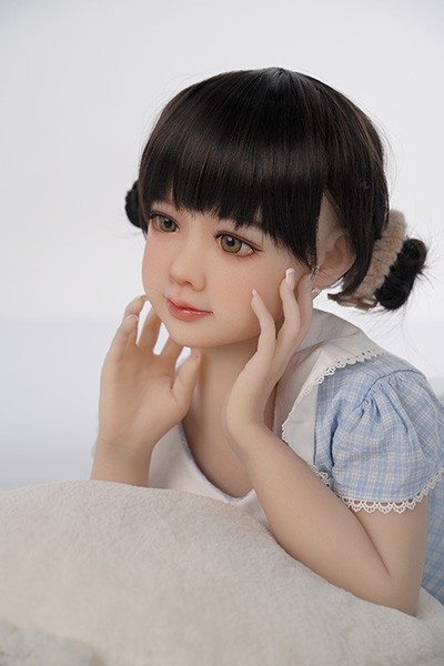 ロリ ラブドール 貧乳