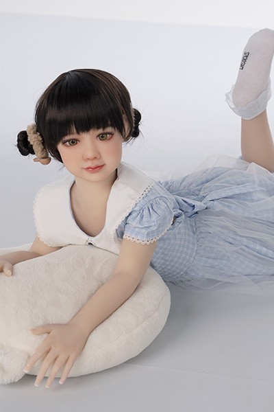 ロリ ラブドール 貧乳