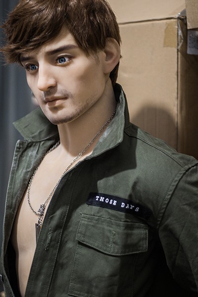 ラブドール 安い 男性