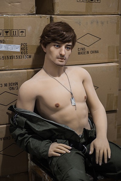 ラブドール 安い 男性