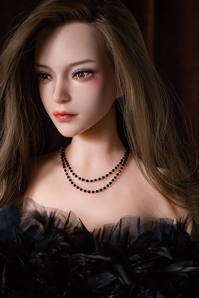 童顔ラブドールですが膣の深さは他の可愛いラブドールと同じ挿入すると刺激を生み出すヴァギナ。絶妙に計算された悶絶必至のねじれ構造の少女リアルドールは咥えこんだら最後の一滴まで搾り取ります。