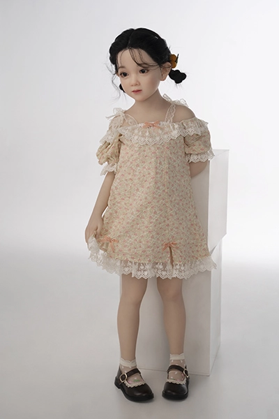 天真 爛漫 ロリ ラブドール