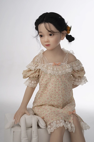 天真 爛漫 ロリ ラブドール