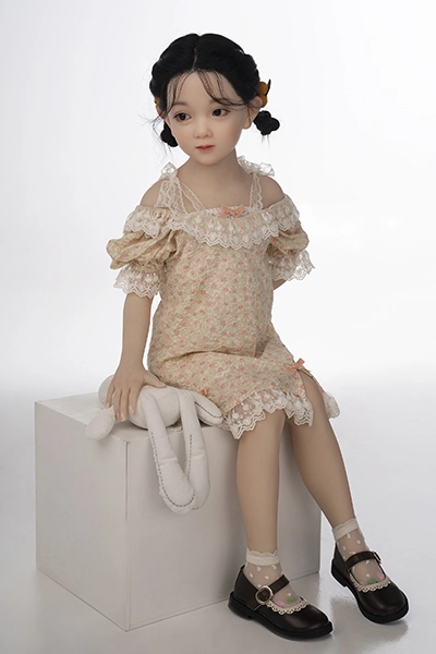 天真 爛漫 ロリ ラブドール