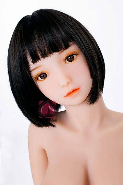 138cm 童顔 エロドール