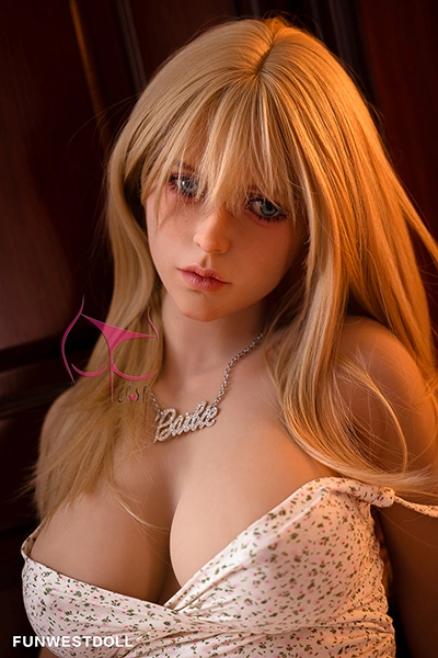 エロい外国人ラブドール