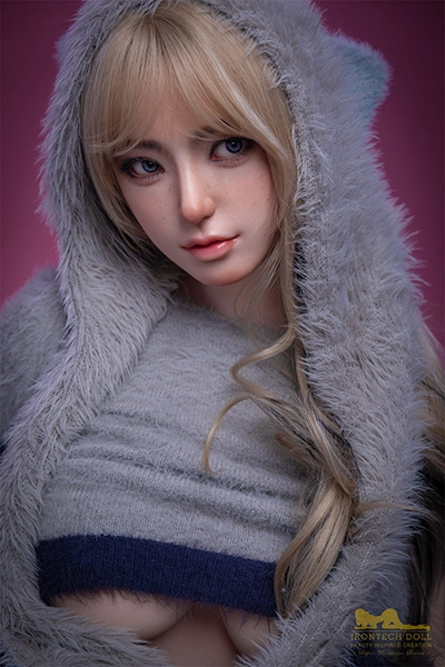  性感外人熟女リアルラブドール