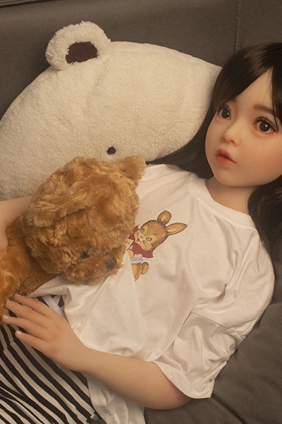 童顔貧乳ダッチワイフ 