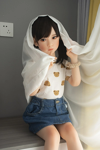  幼いセックス人形