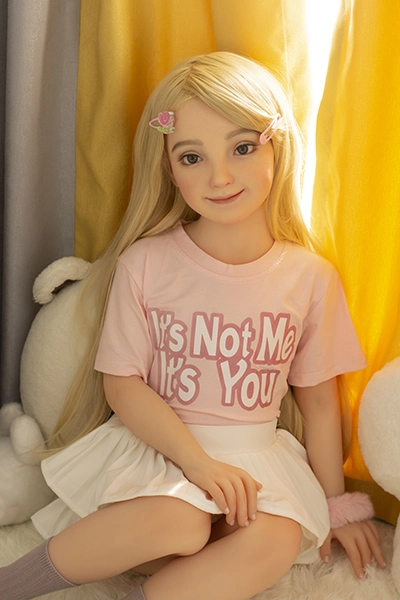 童顔 貧乳ラブドール