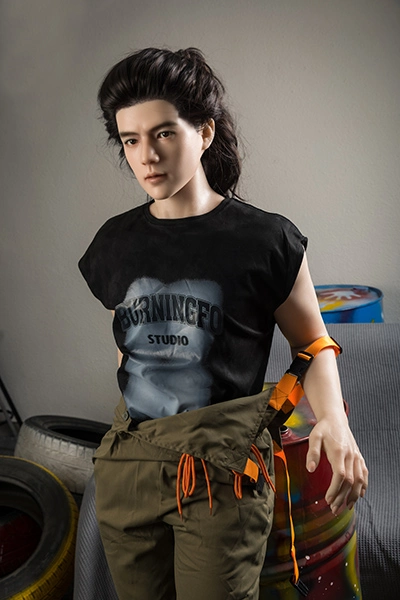 カッコイイ男性ラブドール