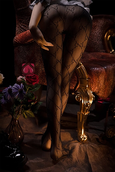 小胸美少女セックス人形