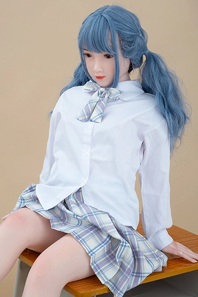  清楚な制服姿 ラブドール