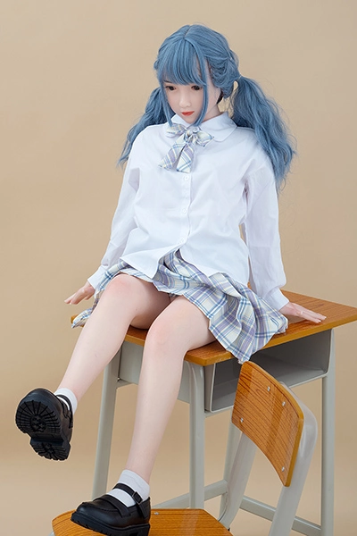  清楚な制服姿 ラブドール