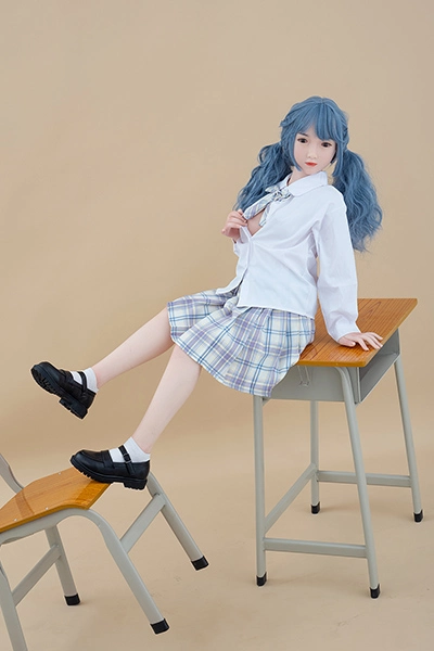  清楚な制服姿 ラブドール