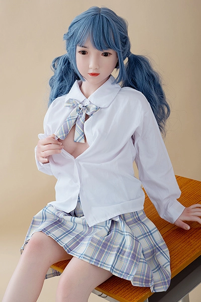  清楚な制服姿 ラブドール