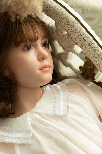 人気 リアル 人形 