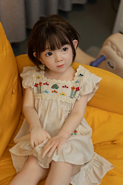  清純可愛いロリドール