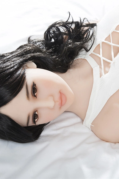清楚系巨乳TPEラブドール