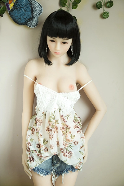 自然肌の綺麗系リアルドール