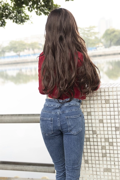  魅惑的な熟女ダッチワイフ