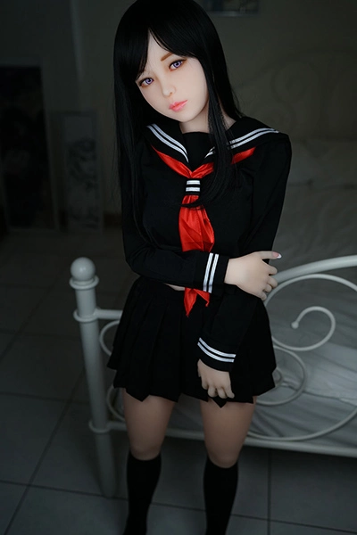 清純セーラー服リアルドール