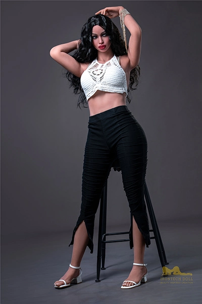 成熟感外国人ラブドール