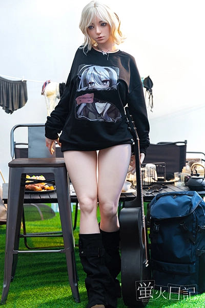  野外キャンプ美少女セックス人形