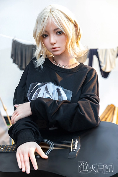  野外キャンプ美少女セックス人形