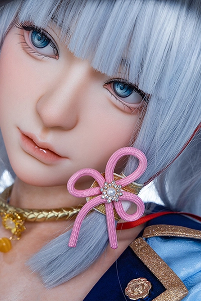  可愛くて美しいラブドール