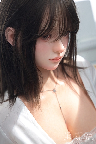 超美形の美人ラブドール