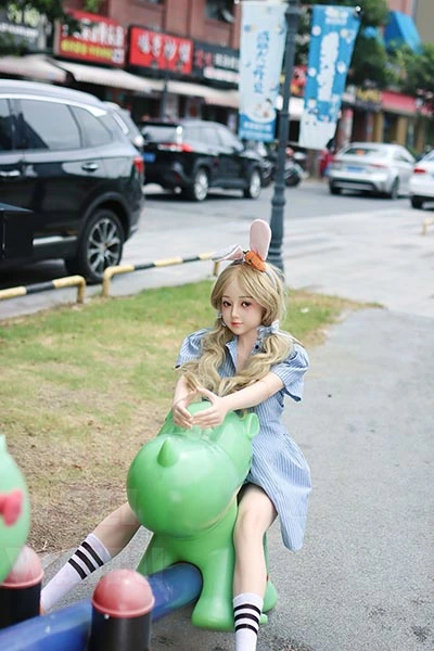 148cm Bカップ 小柄リアルセックスドール