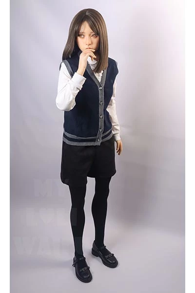 学生風美少女アダルト人形