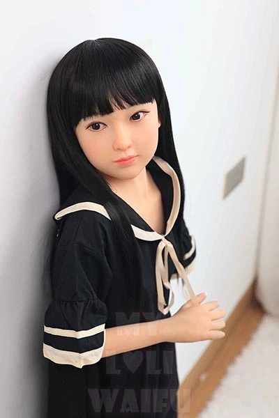 幼顔気品ある等身大リアルセックスドール