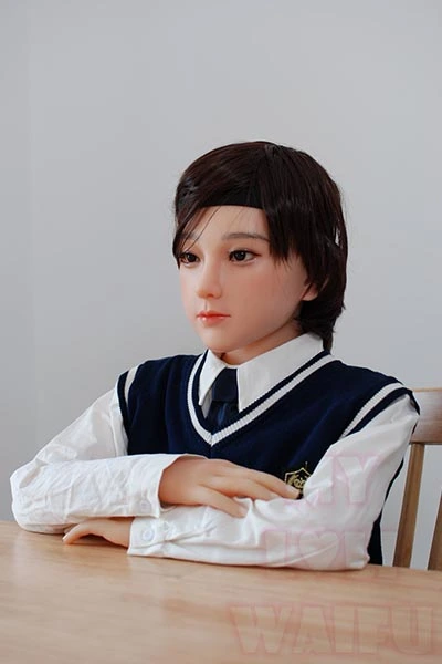 小柄リアルドール