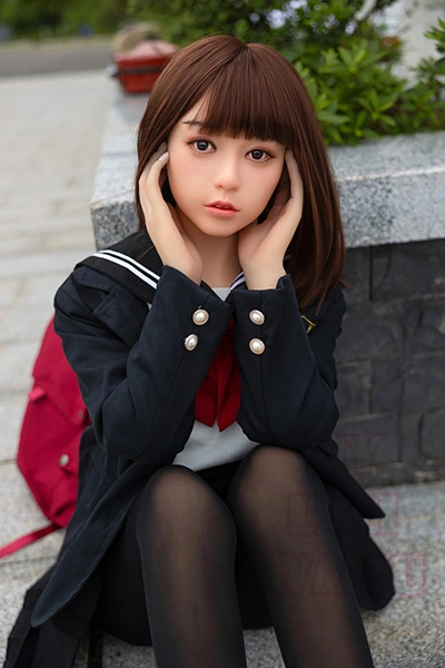 スレンダー体型ラブドール