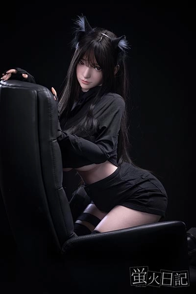 黒い戦闘服を着たガンガール