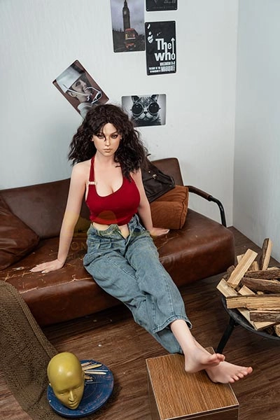 人気美女ダッチワイフ