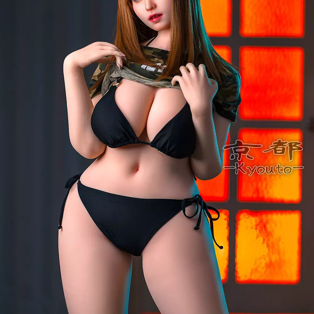 艶やか メイクリアル ドール