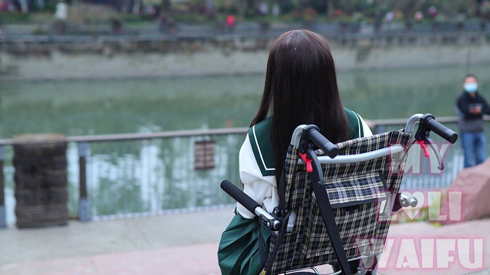 小柄 スリム美少女 エロラブドール